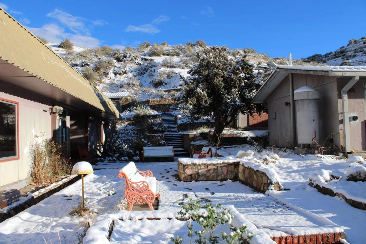 Nuestro patio bajo la nieve